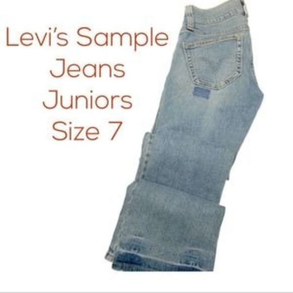 Levi’s Light Wash Jeans Juniors Size 7M - Picture 2 of 8